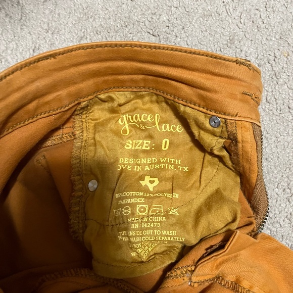 Grace and Lace jeggings - Picture 2 of 3